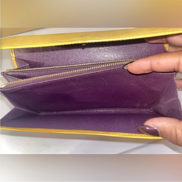 Louis Vuitton Sarah Yellow Women's Clutch - Picture 7 of 9